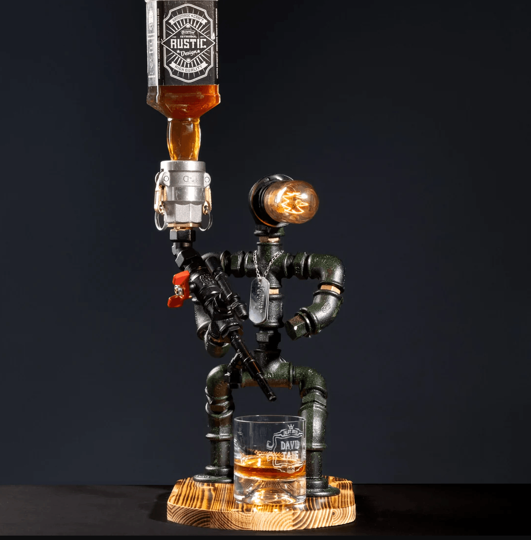 Steampunk Militär Lampe mit Alkohol Spender - kerlekiste