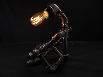 Mr. Alone Tischlampe