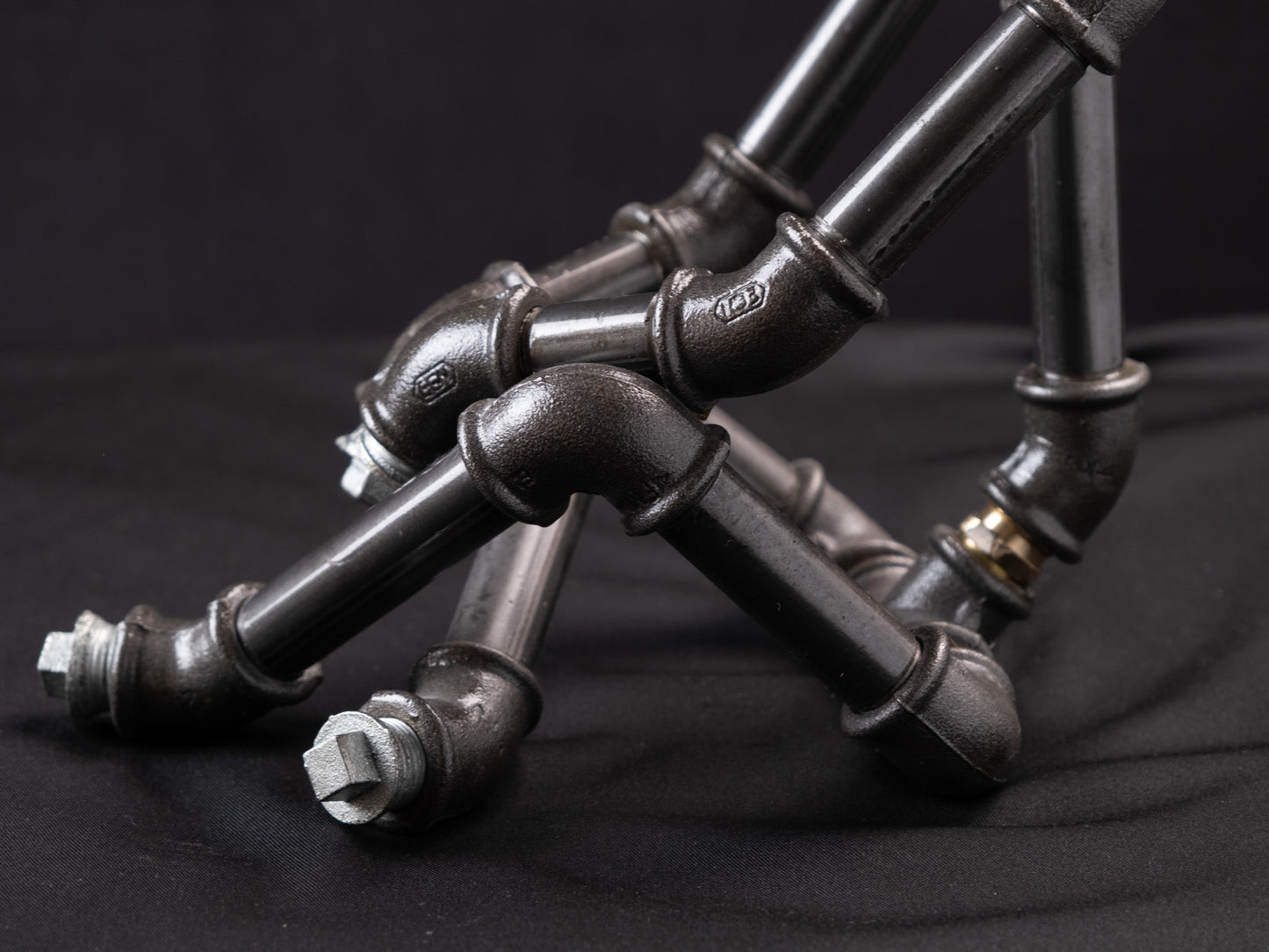 Mr. Alone Tischlampe