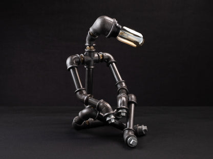 Mr. Alone Tischlampe