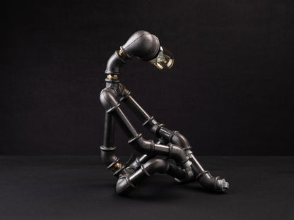 Mr. Alone Tischlampe